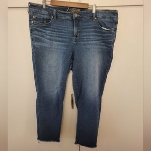 Torrid Boyfriend Crop Jeans